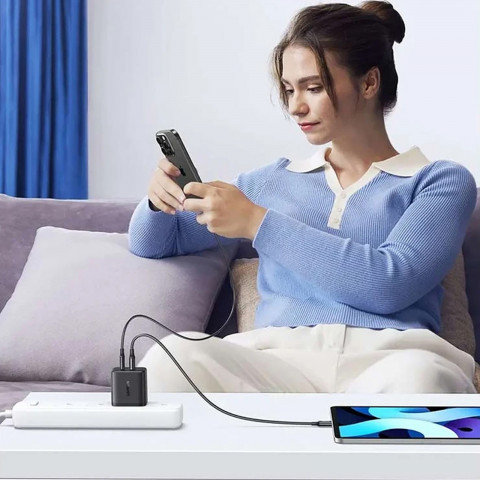 
X227 GaN USB-A USB-C 20W sieninis įkroviklis – juodas
