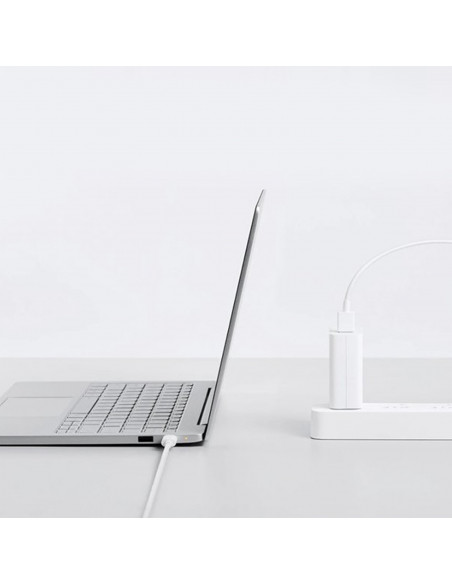 
„TurboCharge“ USB-A 45 W sieninis įkroviklis – baltas
