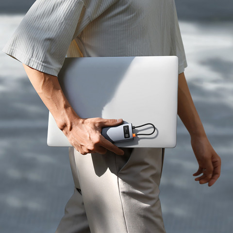 
7in1 šakotuvo adapteris Metal Gleam USB-C HDMI USB-A USB-C PD SD microSD - pilkas
