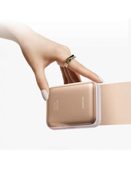 
Išorinė baterija 10000mAh 22.5W su integruotais laidais - auksinė
