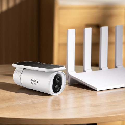 
„Security S1“ saulės energija varoma lauko kamera stebėjimui 2K 8x 8 GB 400 lm – balta
