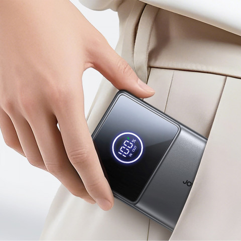 
10000mAh 22,5W išorinė baterija su ištraukiamu USB-C laidu - juoda
