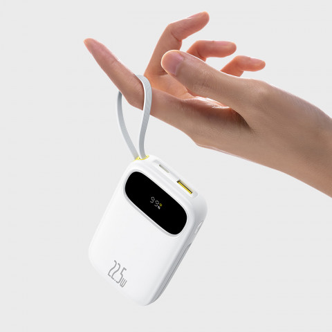 
20000mAh 22,5W nešiojamoji baterija su ekranu, USB-C, „iPhone“ „Lightning“ laidais – balta
