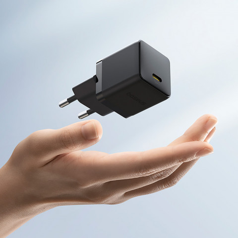 
„Palm“ 30 W USB-C sieninis įkroviklis – juodas
