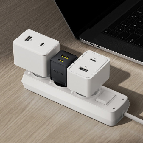 
„Palm“ 20 W USB-C USB-A sieninis įkroviklis – juodas
