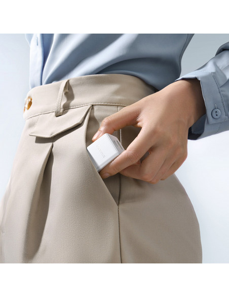 
„Palm“ 30 W USB-C USB-A sieninis įkroviklis – baltas
