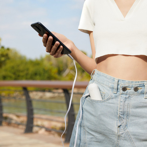 
Mini nešiojamas ventiliatorius su išorinės baterijos funkcija ir žibintuvėliu, USB-A, USB-C, 2000mAh, baltas
