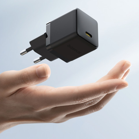 
„Palm“ 20 W USB-C sieninis įkroviklis – juodas
