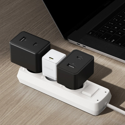 
„Palm“ 20 W USB-C sieninis įkroviklis – baltas
