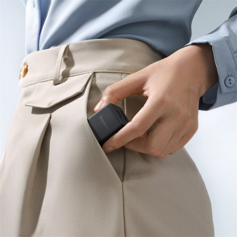 
„Palm“ 30 W USB-C USB-A sieninis įkroviklis – juodas
