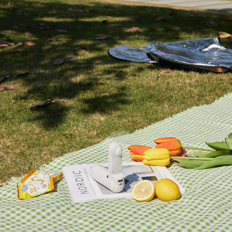 
Mini nešiojamas ventiliatorius su išorinės baterijos funkcija ir žibintuvėliu, USB-A, USB-C, 2000mAh, baltas
