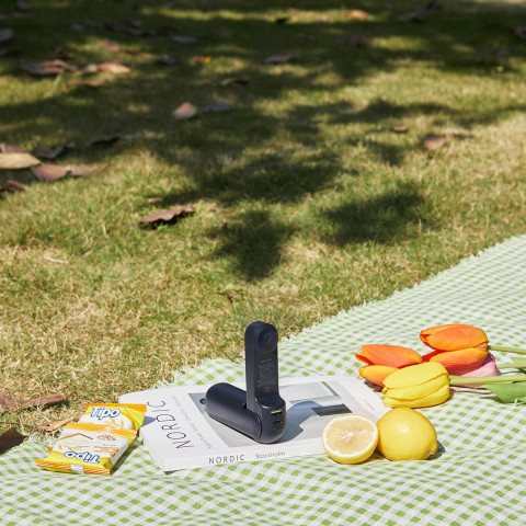 
Mini nešiojamas ventiliatorius su išorinės baterijos funkcija ir žibintuvėliu, USB-A, USB-C, 2000mAh, mėlynas
