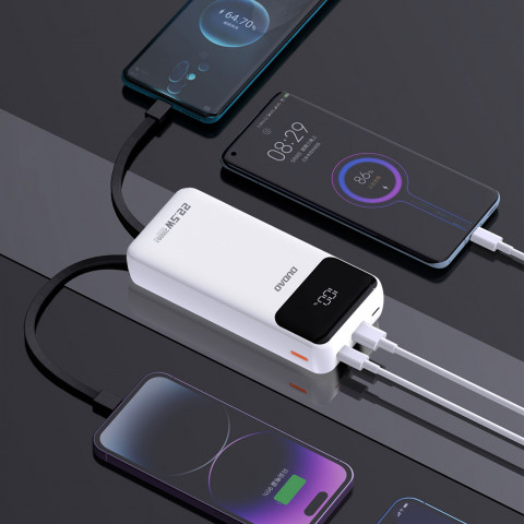 
20000mAh 22.5W PD USB-C USB-A išorinė baterija su integruotais „iPhone Lightning“ USB-C laidais – balta
