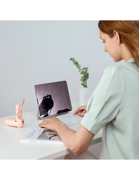 
Nešiojamas mini ventiliatorius su USB-A ir USB-C žibintuvėliu, 4500 mAh, rožinis
