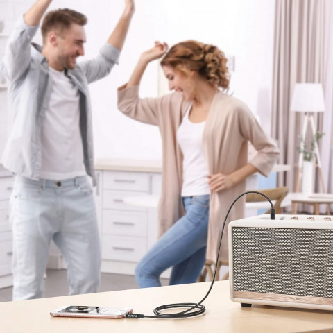 
Stereo AUX kabelis su mini lizdu 3,5 mm, 1 m – juodas
