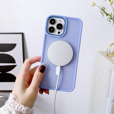 
Magnetinis dėklas su „MagSafe“ apsauga, skirtas „iPhone 15 Plus“, su skylutėmis dirželiui, žalias
