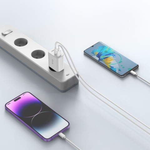 
NC30W 2x USB-C USB-A 30W sieninis įkroviklis – juodas
