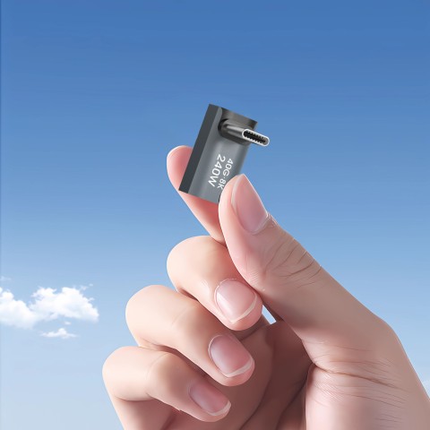 
USB-C 40Gb/ s 240W 8K OTG kampinis adapteris – pilkas
