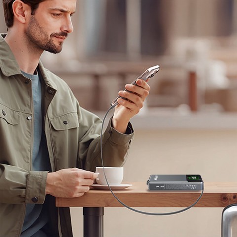 
K31 Pro 20000mAh išorinė baterija su ištraukiamu USB-C laidu, 45W – pilka
