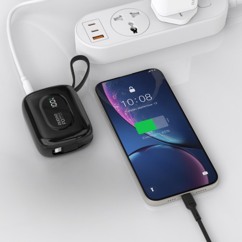 
K32 10000 mAh išorinė baterija su integruotu USB-C „iPhone Lightning“ laidu, 22,5 W – juoda
