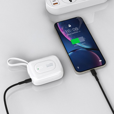 
K32 10000 mAh išorinė baterija su integruotu USB-C „iPhone Lightning“ laidu, 22,5 W – balta
