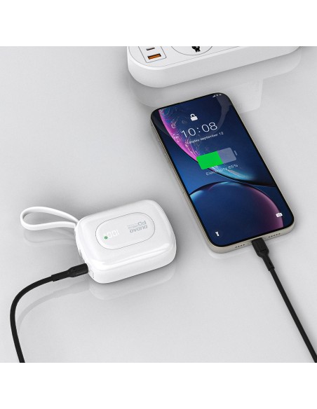 
K32 10000 mAh išorinė baterija su integruotu USB-C „iPhone Lightning“ laidu, 22,5 W – balta
