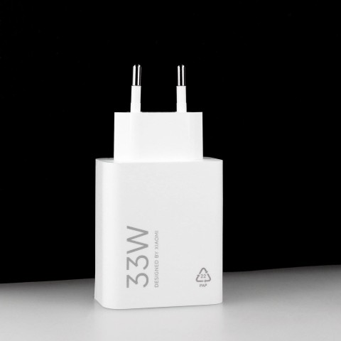 
33 W USB-A sieninis įkroviklis su USB-C laidu – baltas
