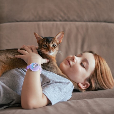 
Silikoninė apyrankė „AirTag“ lokatoriui ant riešo vaikui - violetinė vienaragio

