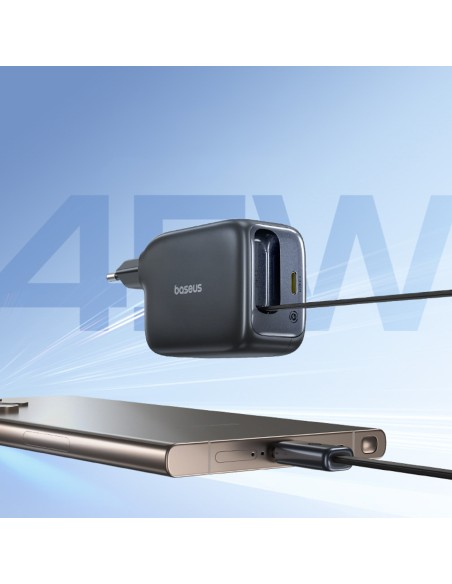 
„EnerCore CJ11“ 45 W USB-C sieninis įkroviklis su ištraukiamu USB-C laidu – juodas
