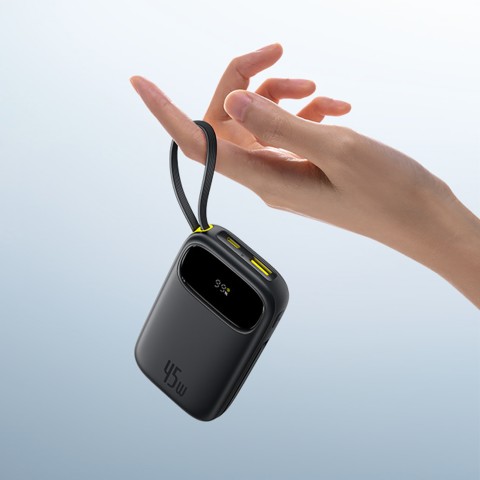 
„EnerFill FC31“ 10000mAh 45W išorinė baterija su USB-C „iPhone“ „Lightning“ laidu – juoda
