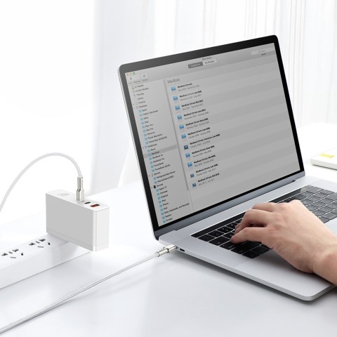 
„Cafule Metal“ 100 W 2 m USB-C laidas – baltas

