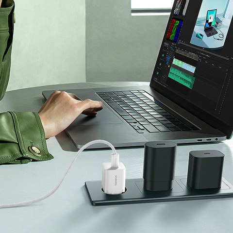 
USB-C GaN5 25W sieninis įkroviklis – baltas
