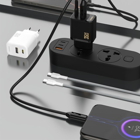 
USB-A USB-C sieninis įkroviklis su USB-C PD QC 35W laidu – juodas
