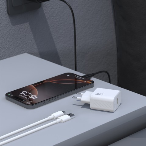 
USB-A sieninis įkroviklis su USB-A - USB-C GaN laidu, 25 W, baltas
