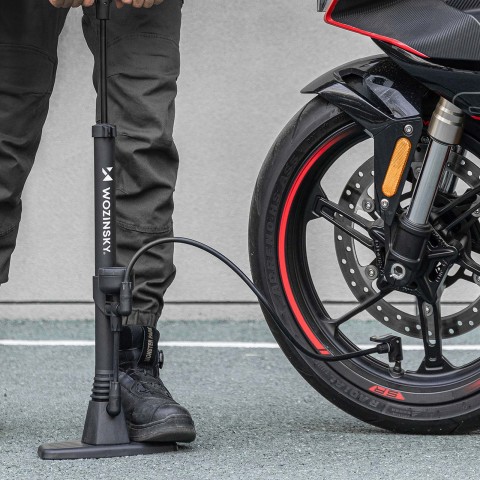 
Dviračio grindų pompa su manometru 160 PSI 11 barų - juoda
