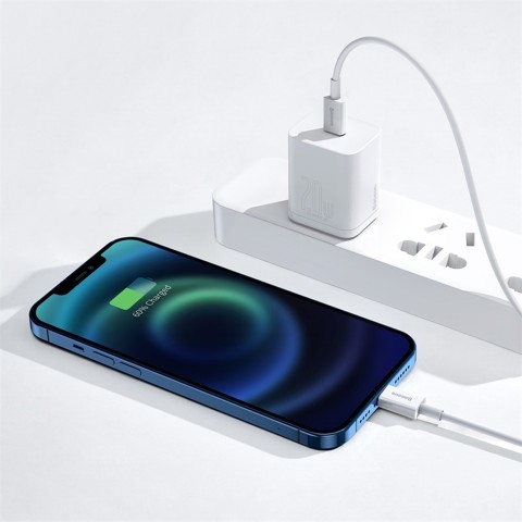 
USB-C laidas – „iPhone Lightning Superior“ serijos 20 W PD 25 cm – baltas
