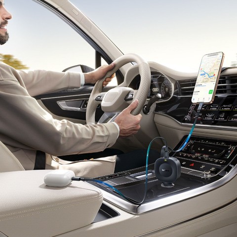 
USB-C automobilinis įkroviklis su ištraukiamu USB-C laidu, 30 W – juodas

