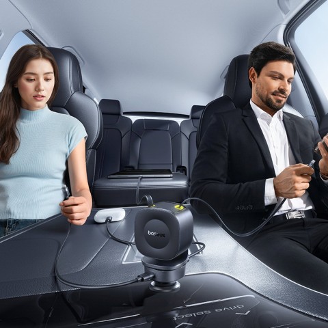 
USB-C USB-A automobilinis įkroviklis su ištraukiamais USB-C laidais, 60 W – juodas
