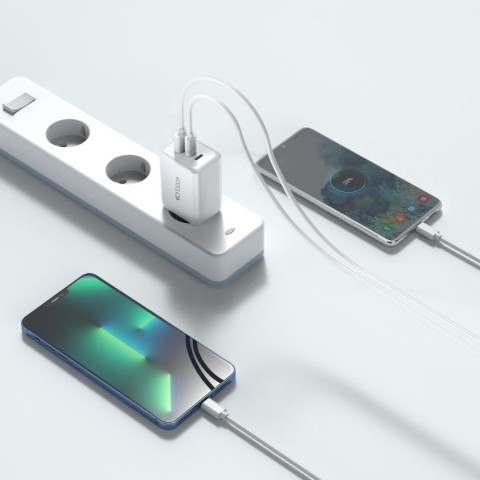 
USB-C USB-A C65W PD 65W QC sieninis įkroviklis – baltas

