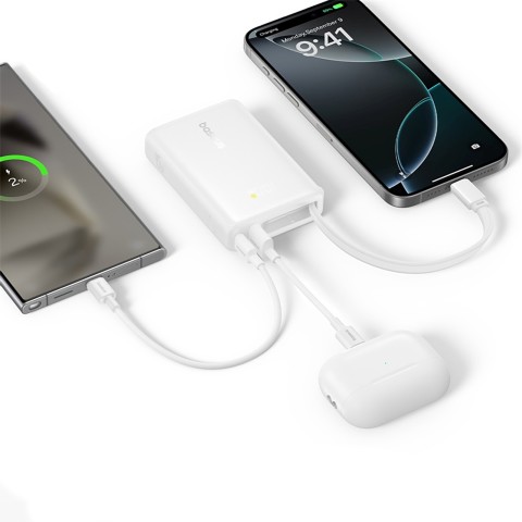 
„PicoGo“ 10000mAh 45W USB-A USB-C išorinė baterija su integruotu ekrano laidu – balta
