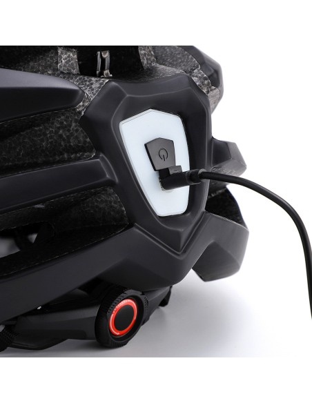 
MTB dviračio šalmas su nuimamu skydeliu ir USB galiniu žibintu 57–62 cm – juodas
