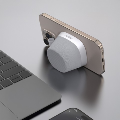 
Y20 belaidis „Bluetooth“ garsiakalbis su magnetiniu laikikliu – sidabrinis
