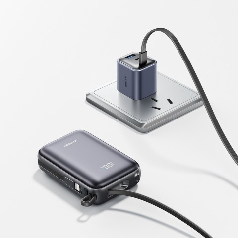 
20000mAh 22,5W USB-C nešiojama baterija su dvigubu laidu – juoda
