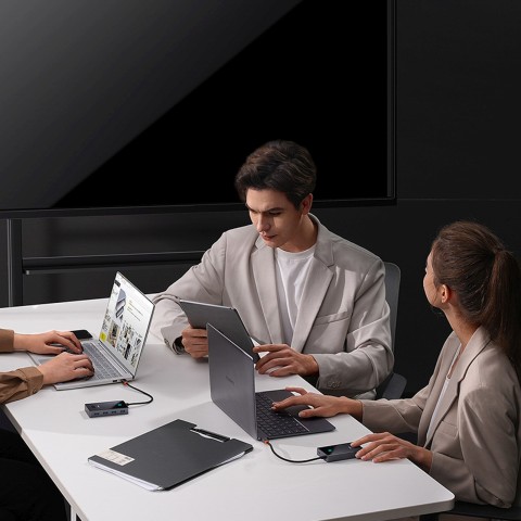 
USB-C į 4x USB-A šakotuvo skirstytuvas – pilkas
