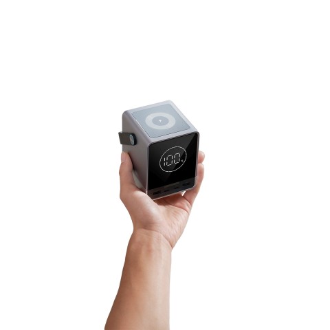 
Belaidžio įkrovimo išorinė baterija (40000mAh, USB-C, USB-A, 300W) – juoda
