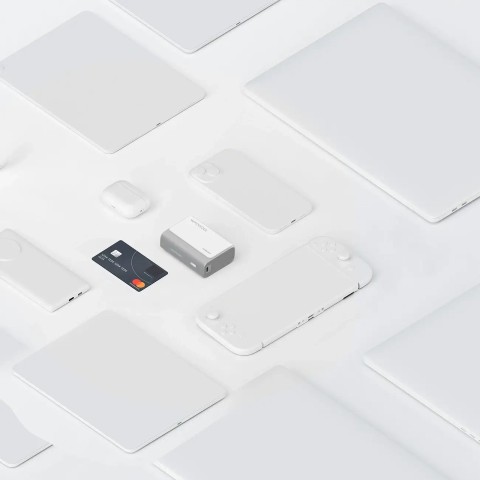 
Nešiojamoji baterija 10000mAh USB-A USB-C 30W - pilka
