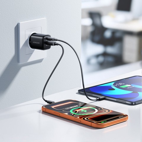 
USB-A USB-C 33W sieninis įkroviklis – juodas
