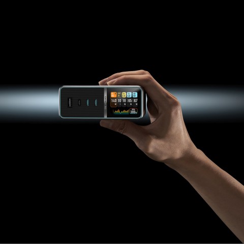 
5 viename įkrovimo stotelė su skaitmeniniu ekranu, USB-A, USB-C, 300 W, sidabrinė
