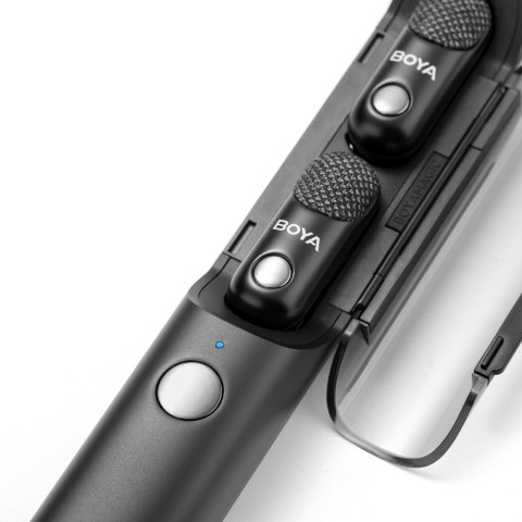 
4 viename 2,4 GHz USB-C belaidžių mikrofonų rinkinys MAGIC-03 - juodas
