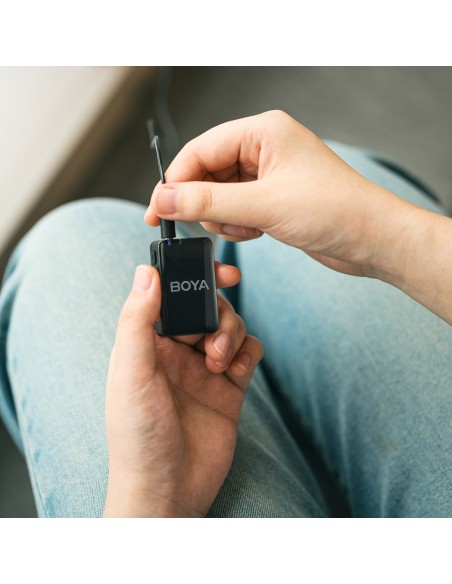 
Belaidis mikrofonas su įkrovimo dėklu, 8 GB, 2,4 GHz, USB-C
